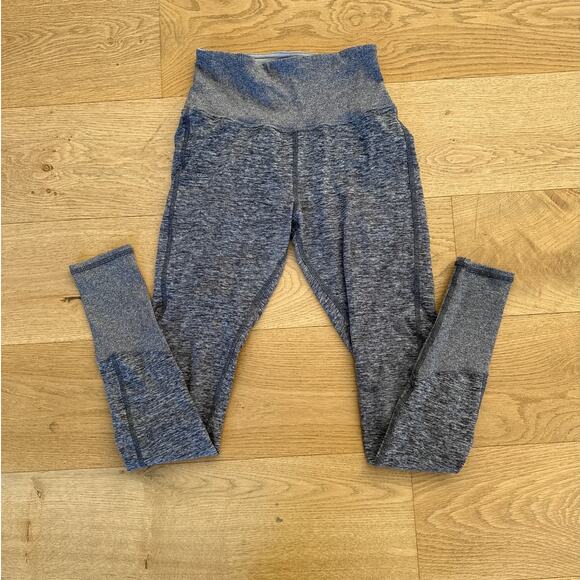 Alo Yoga - High Waist Leggings in Gray - Picture 1 of 3